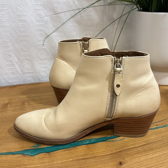 Thursday Boot Company Downtown Leather Beige Ankle Boots - Picture 10 of 14